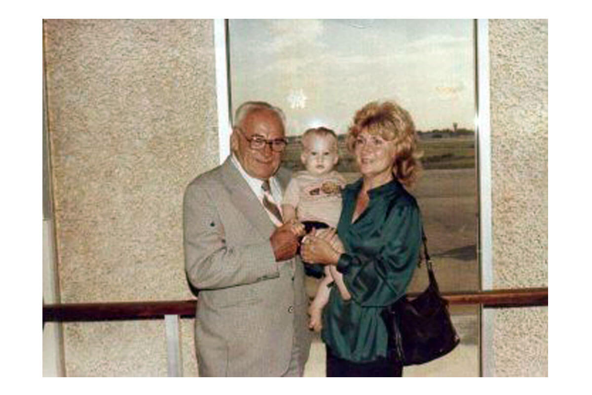 uncle-tom-little-tom-mom