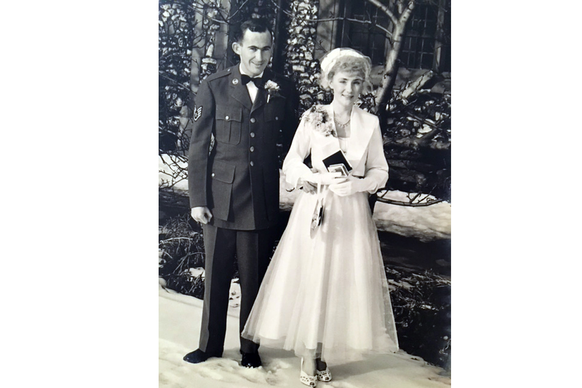 momanddad_weddingday